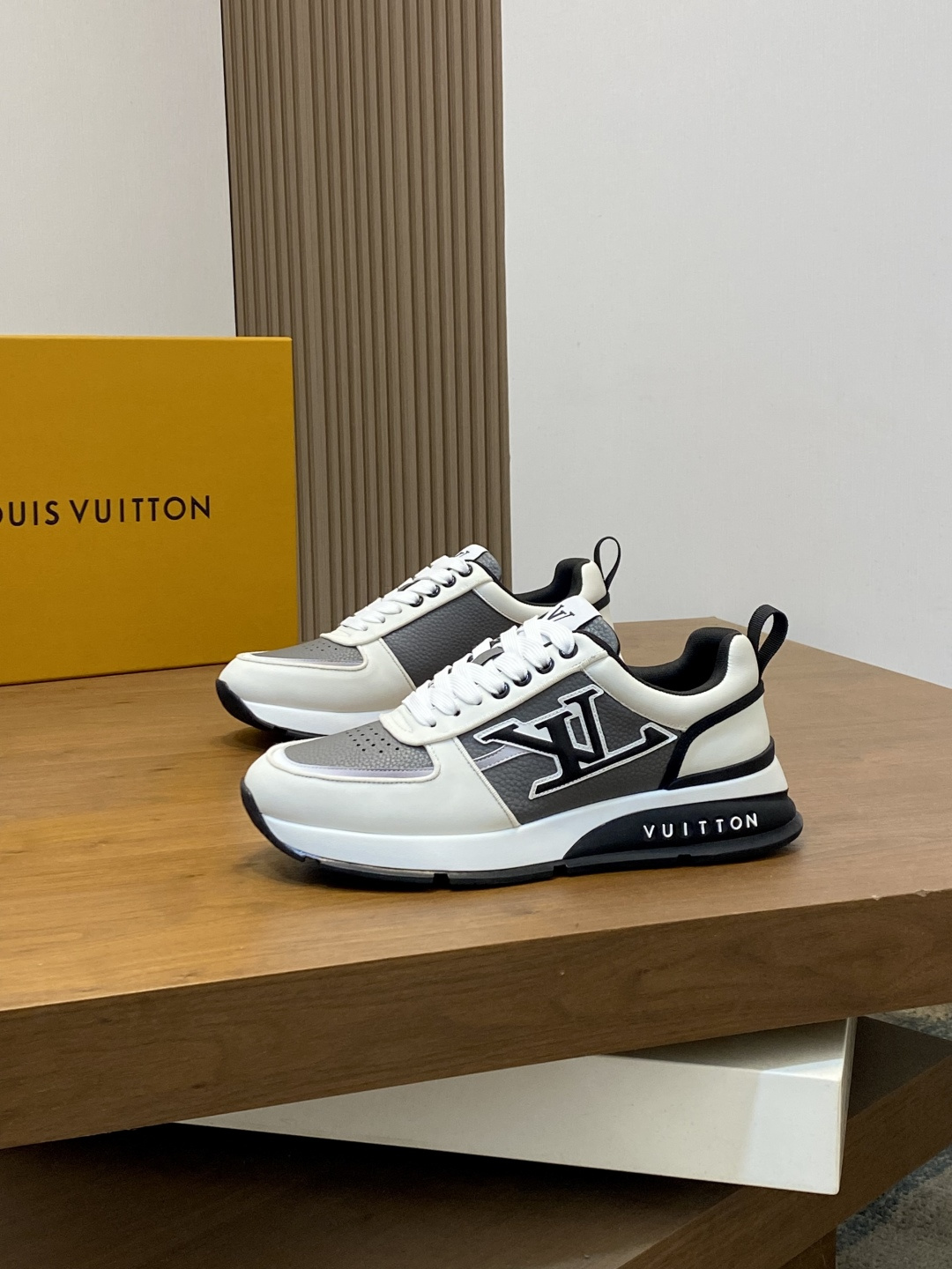 LV shoe