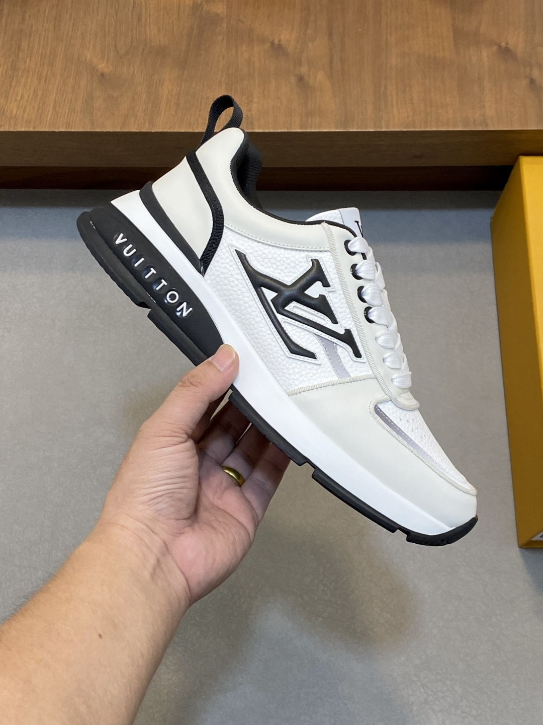 LV shoe