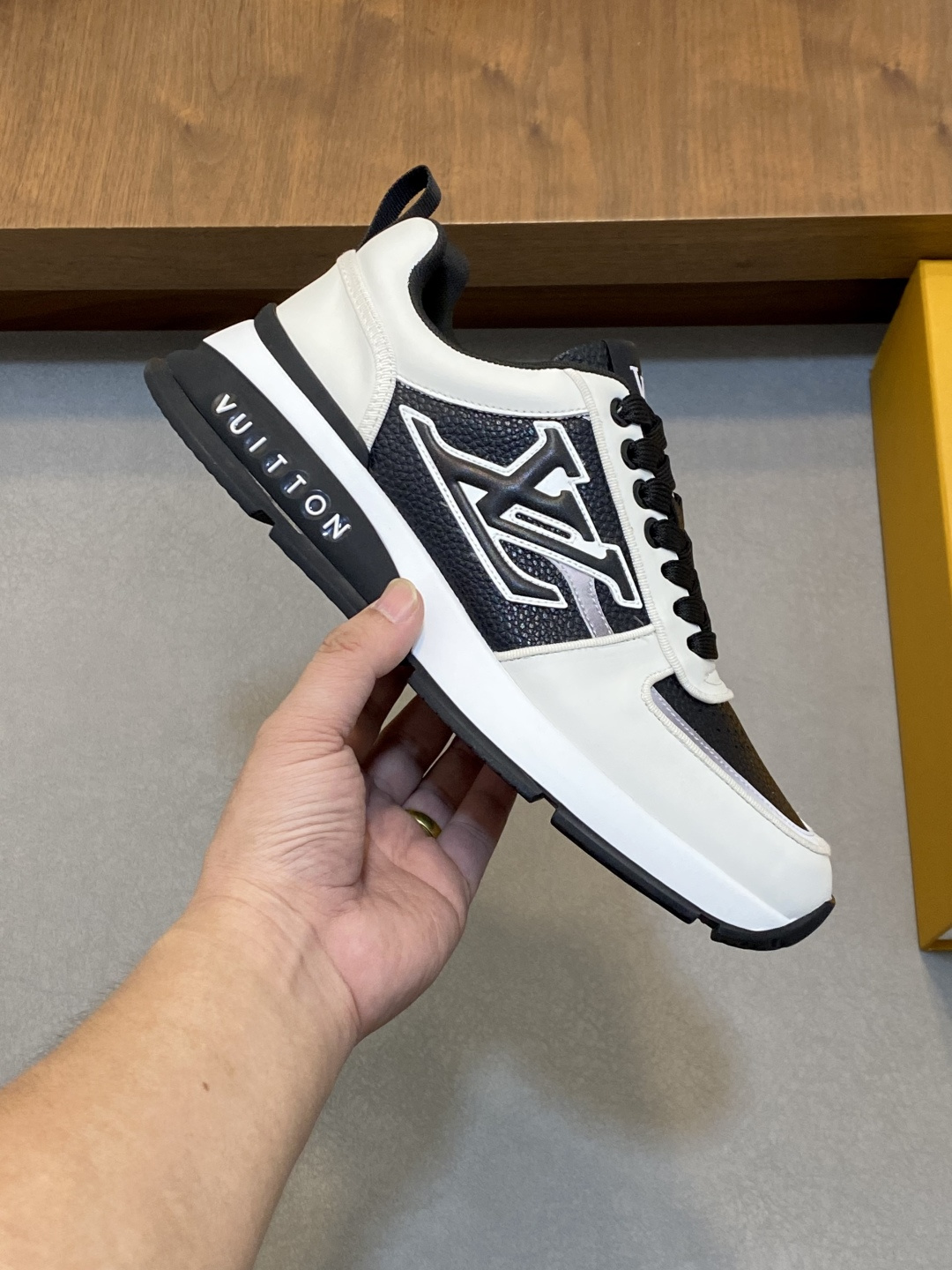 LV shoe