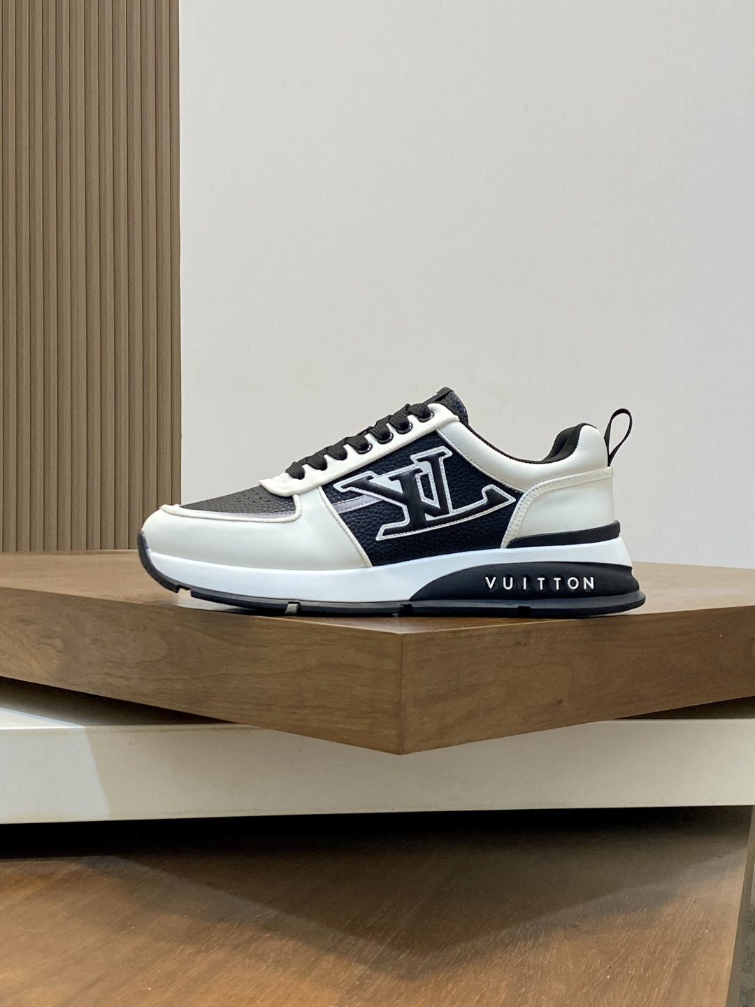 LV shoe