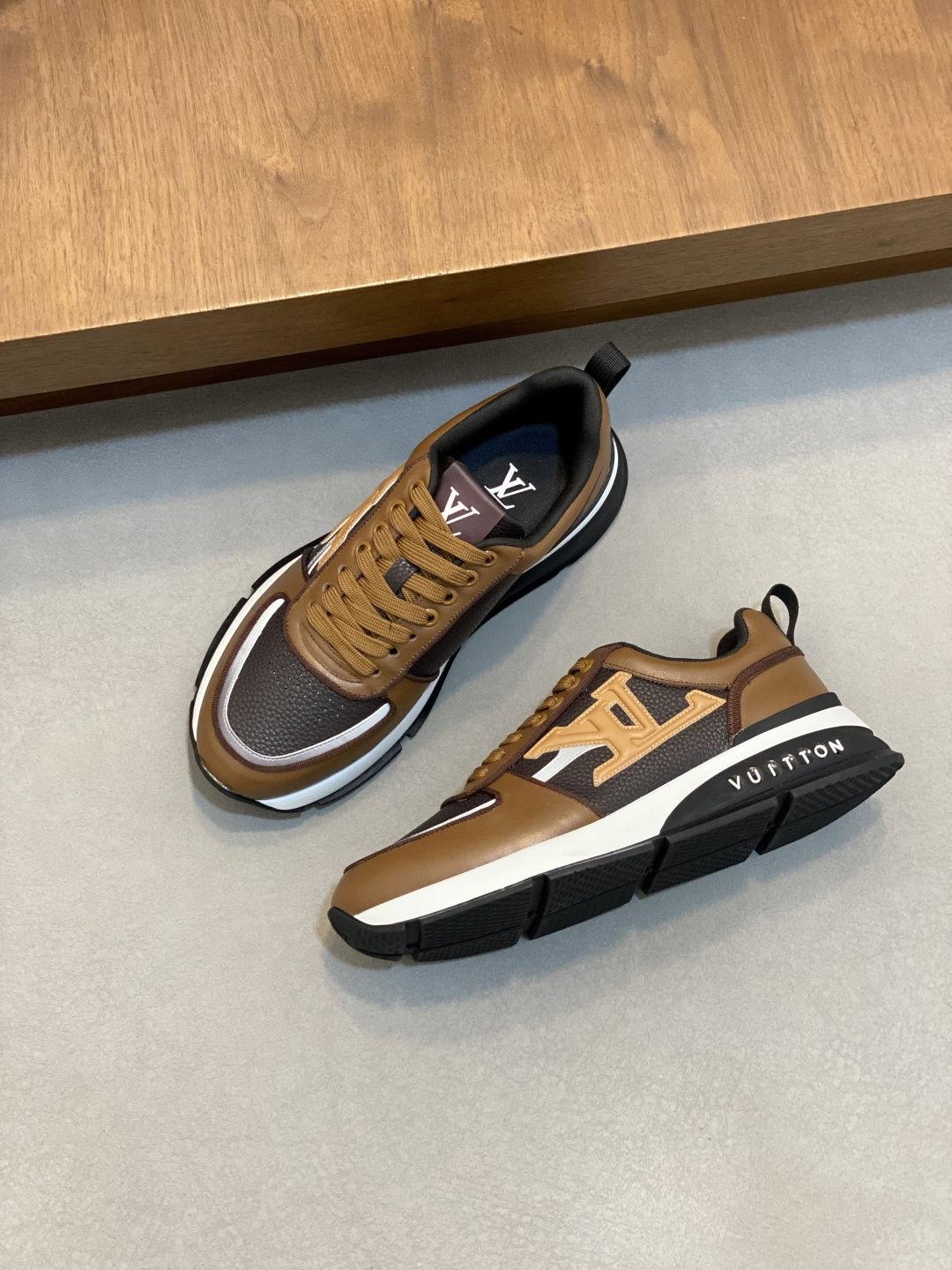 LV shoe