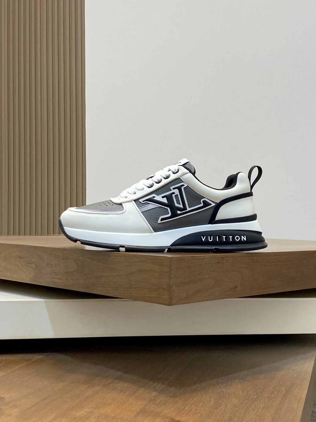 LV shoe