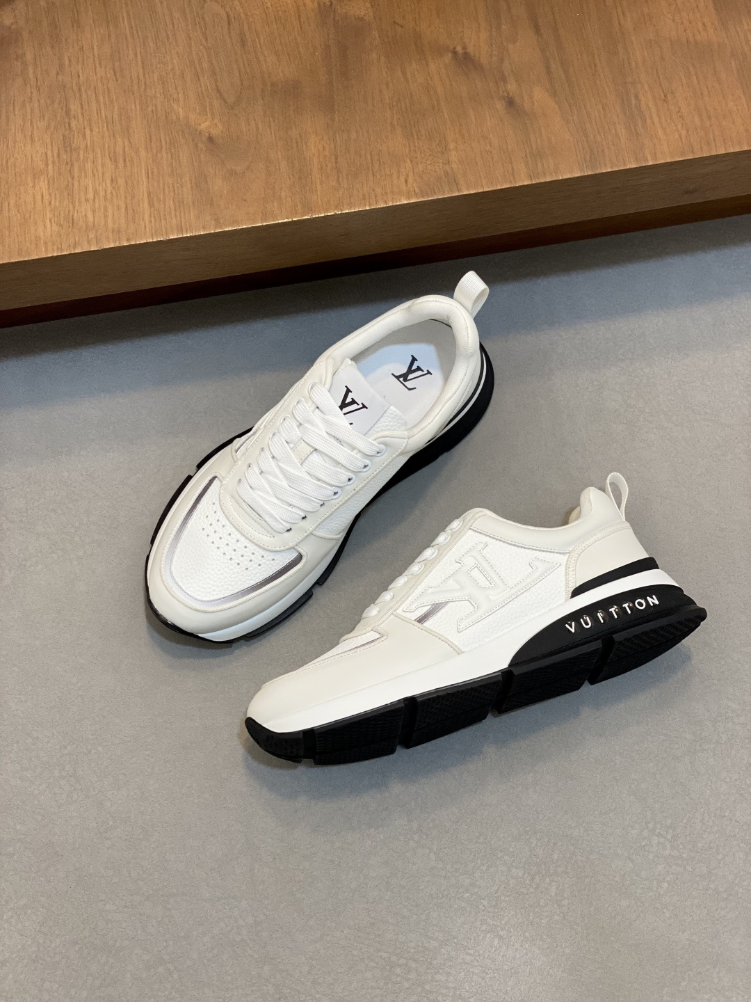 LV shoe