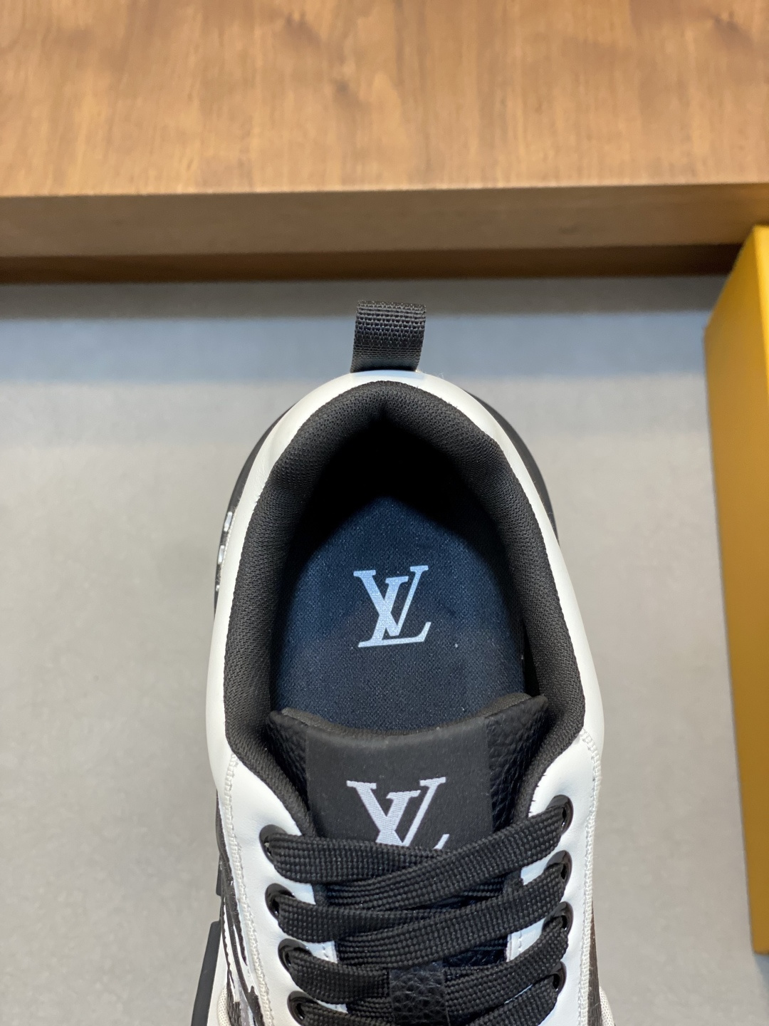 LV shoe