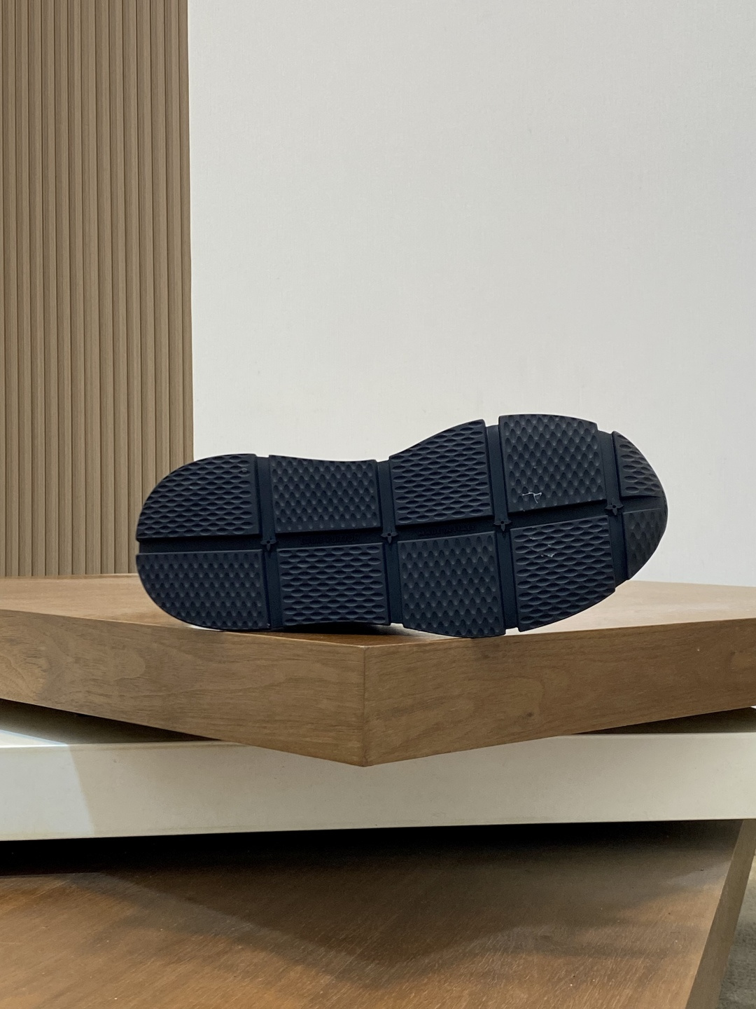 LV shoe