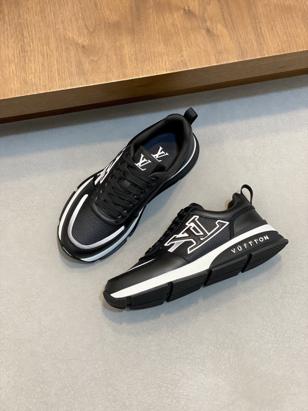 LV shoe