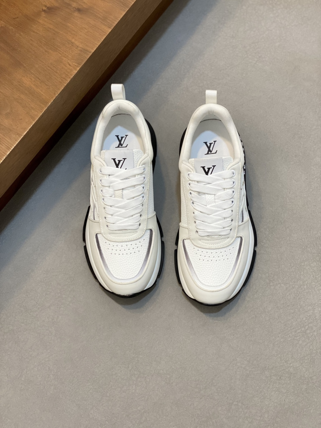 LV shoe