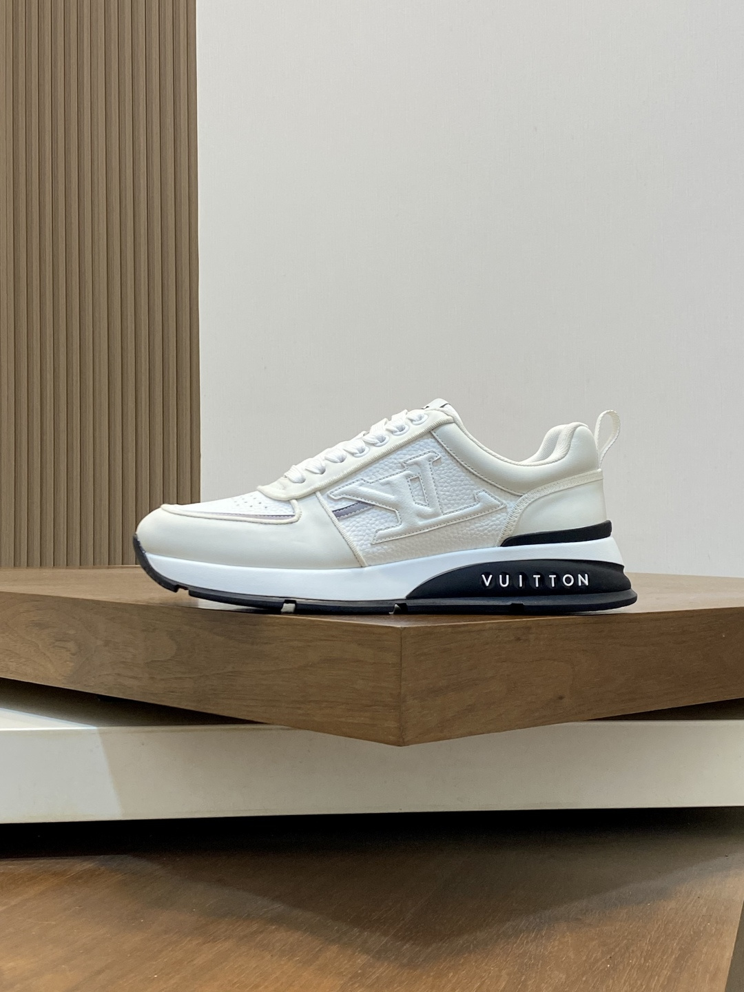 LV shoe
