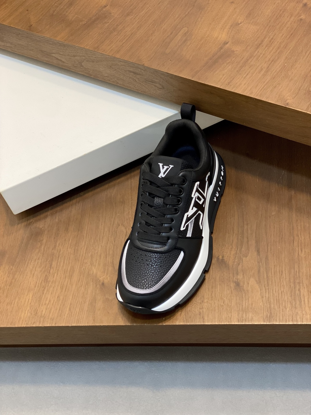 LV shoe