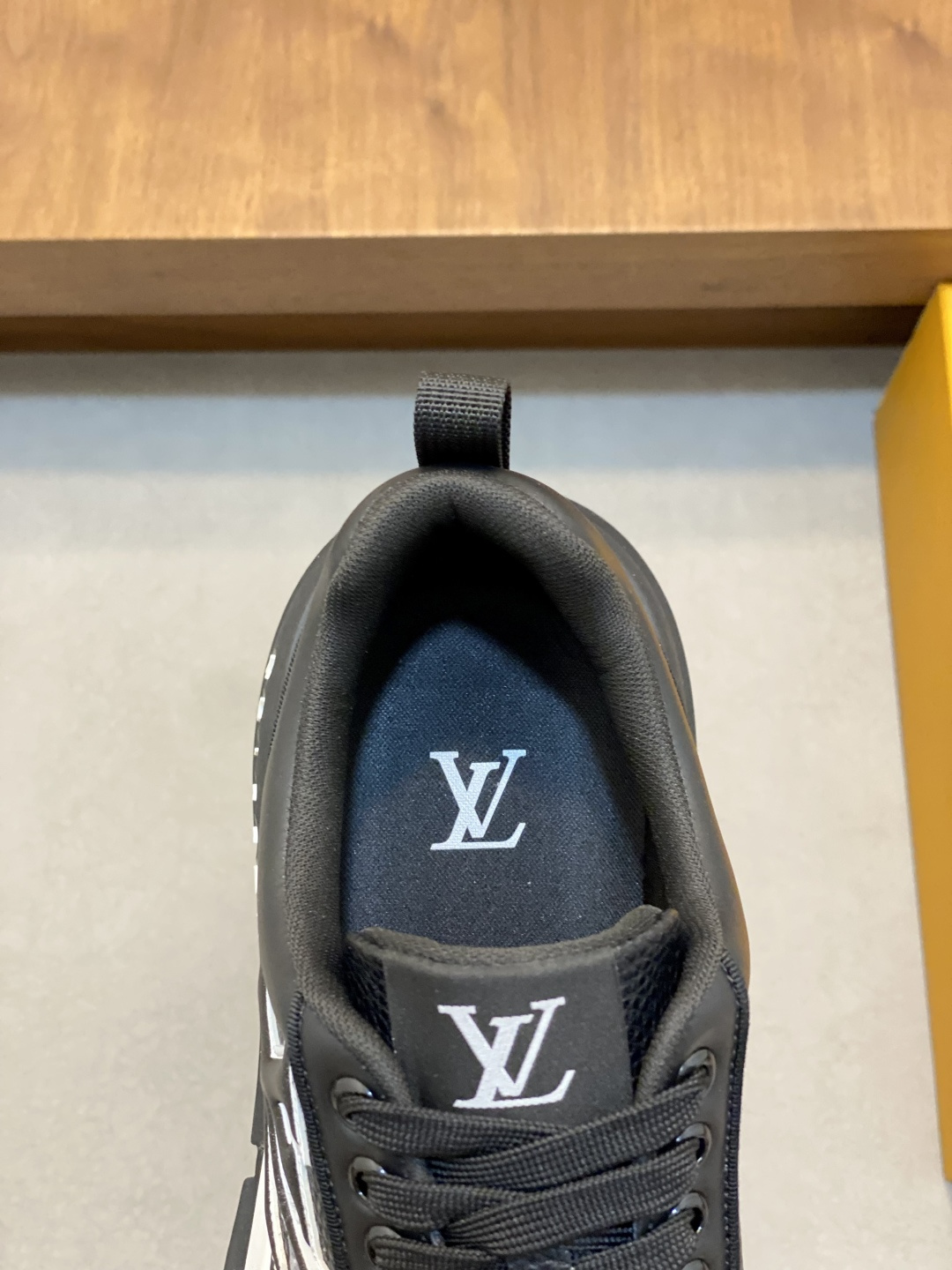 LV shoe