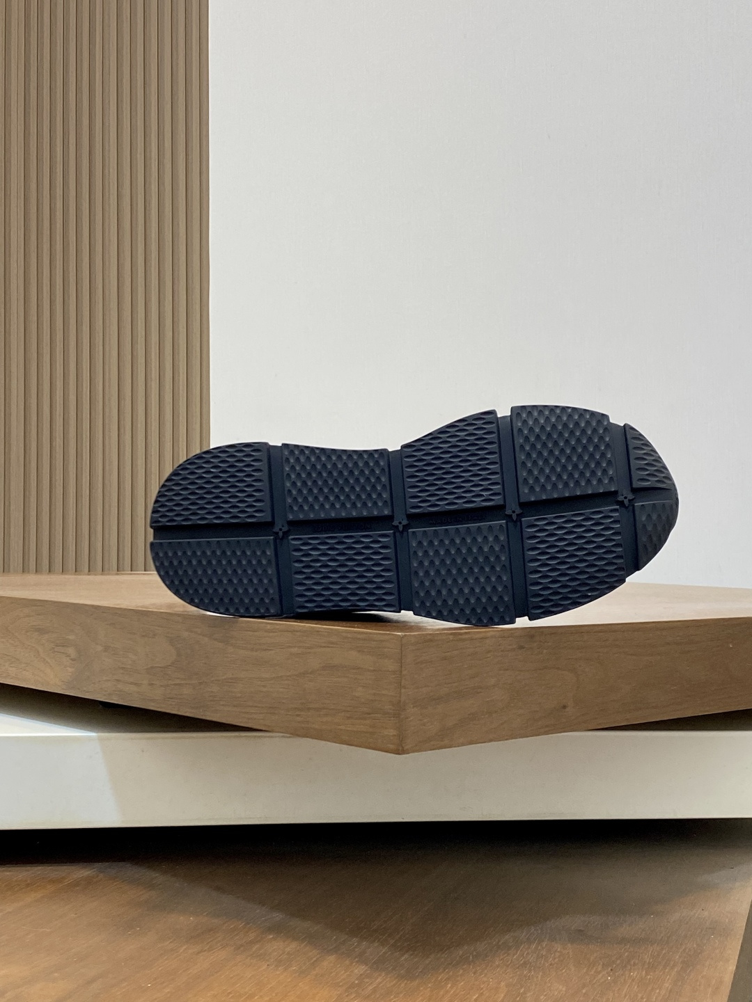 LV shoe