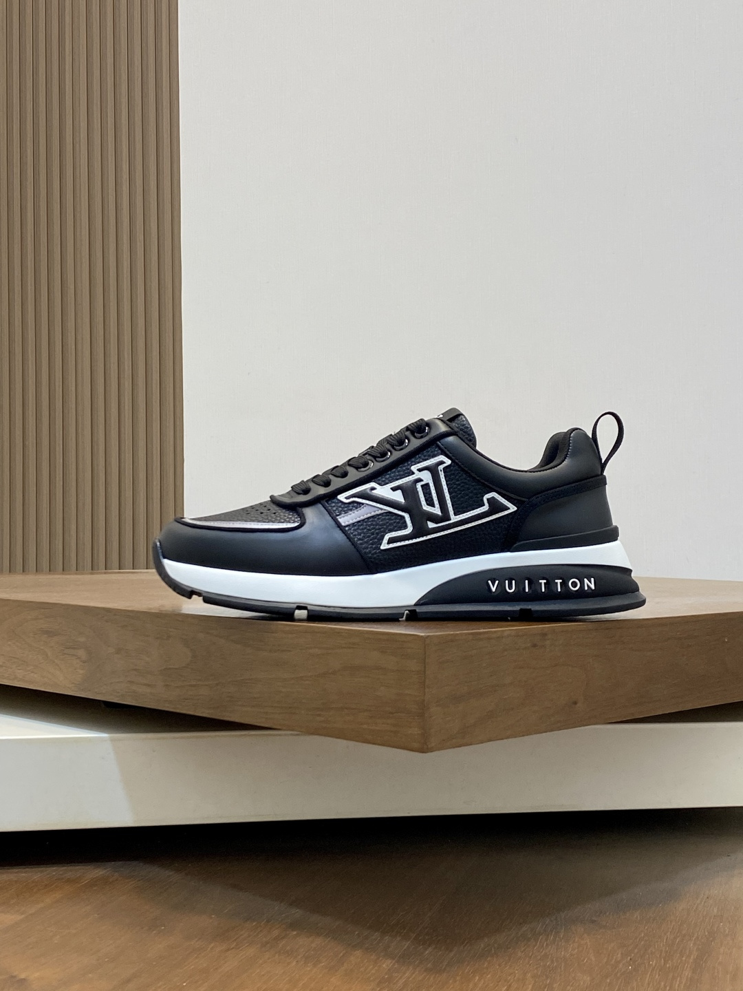 LV shoe