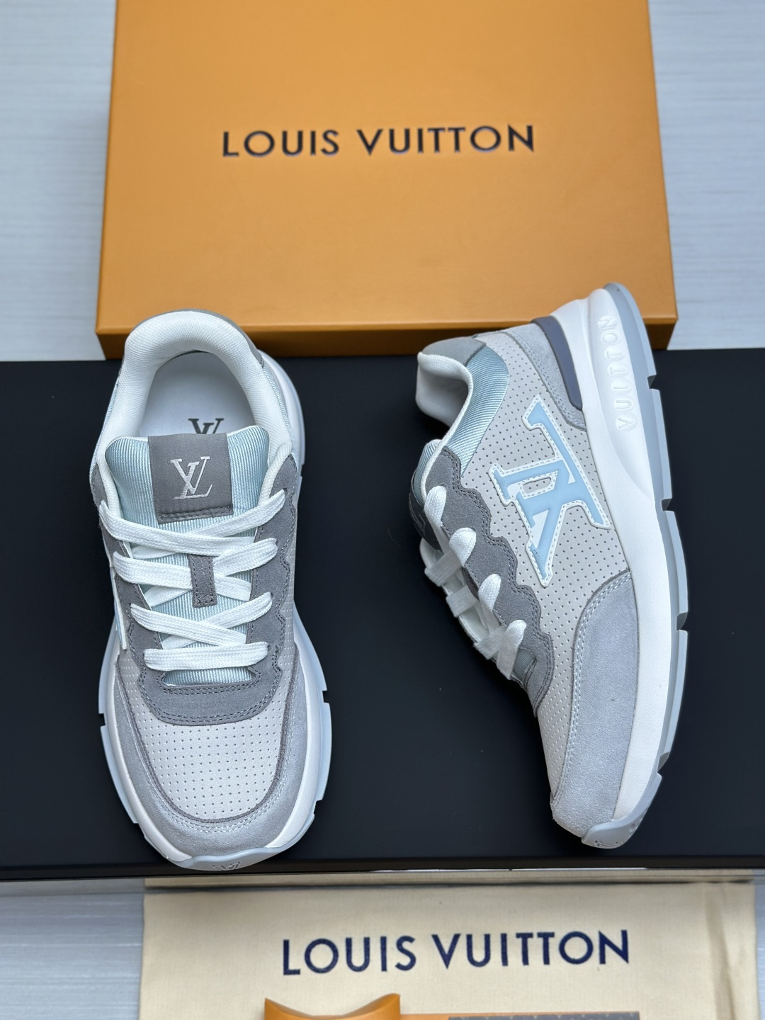 LV shoe