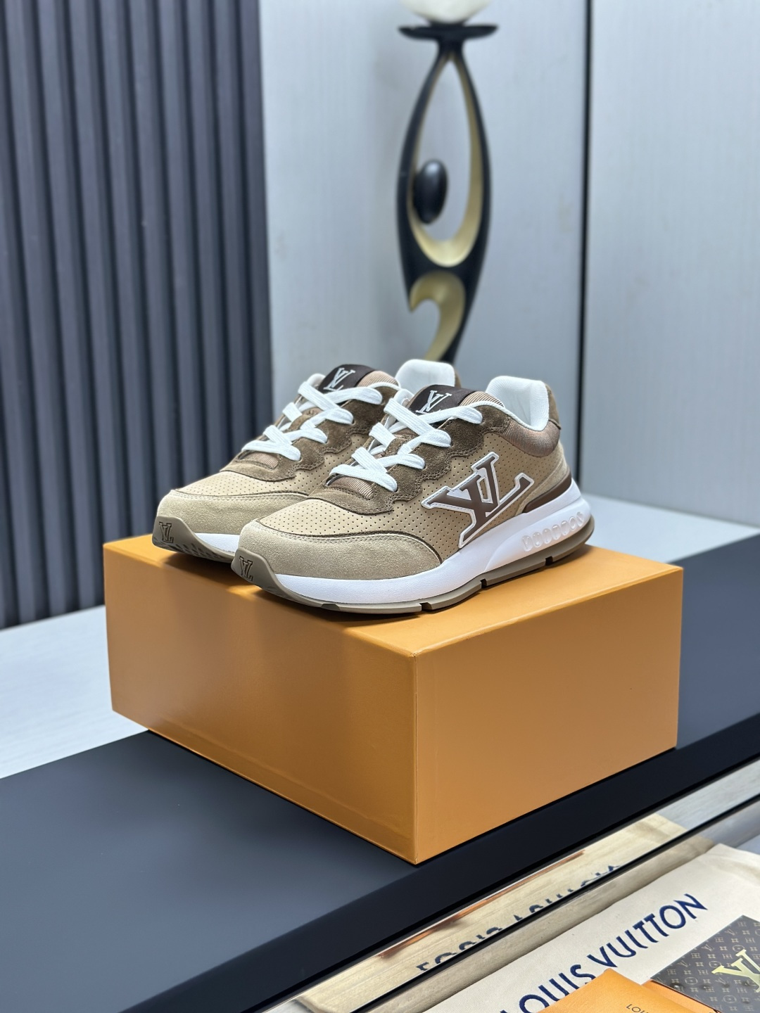 LV shoe
