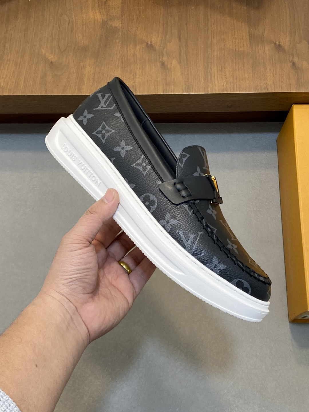 LV shoe