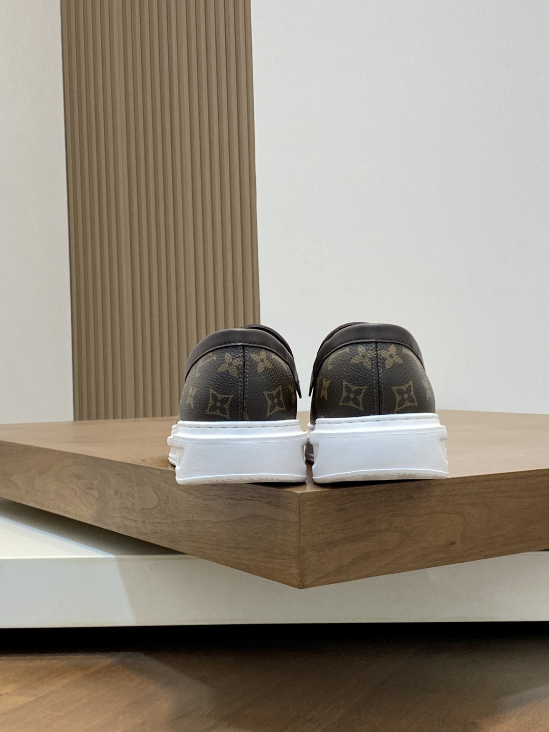 LV shoe