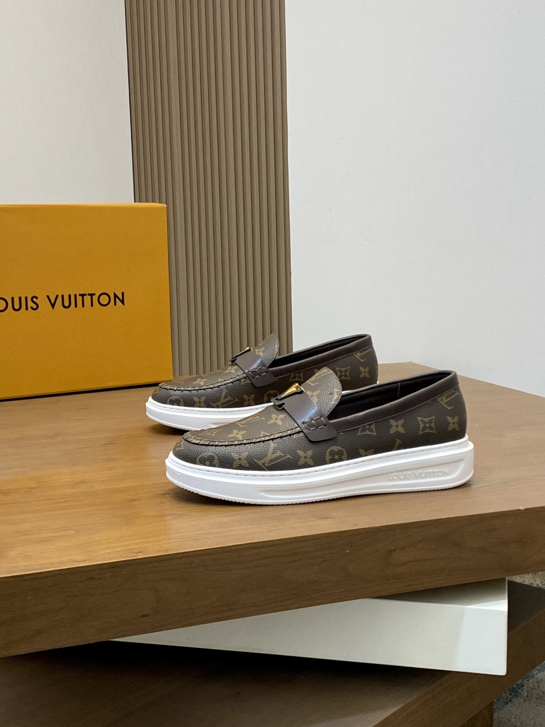 LV shoe