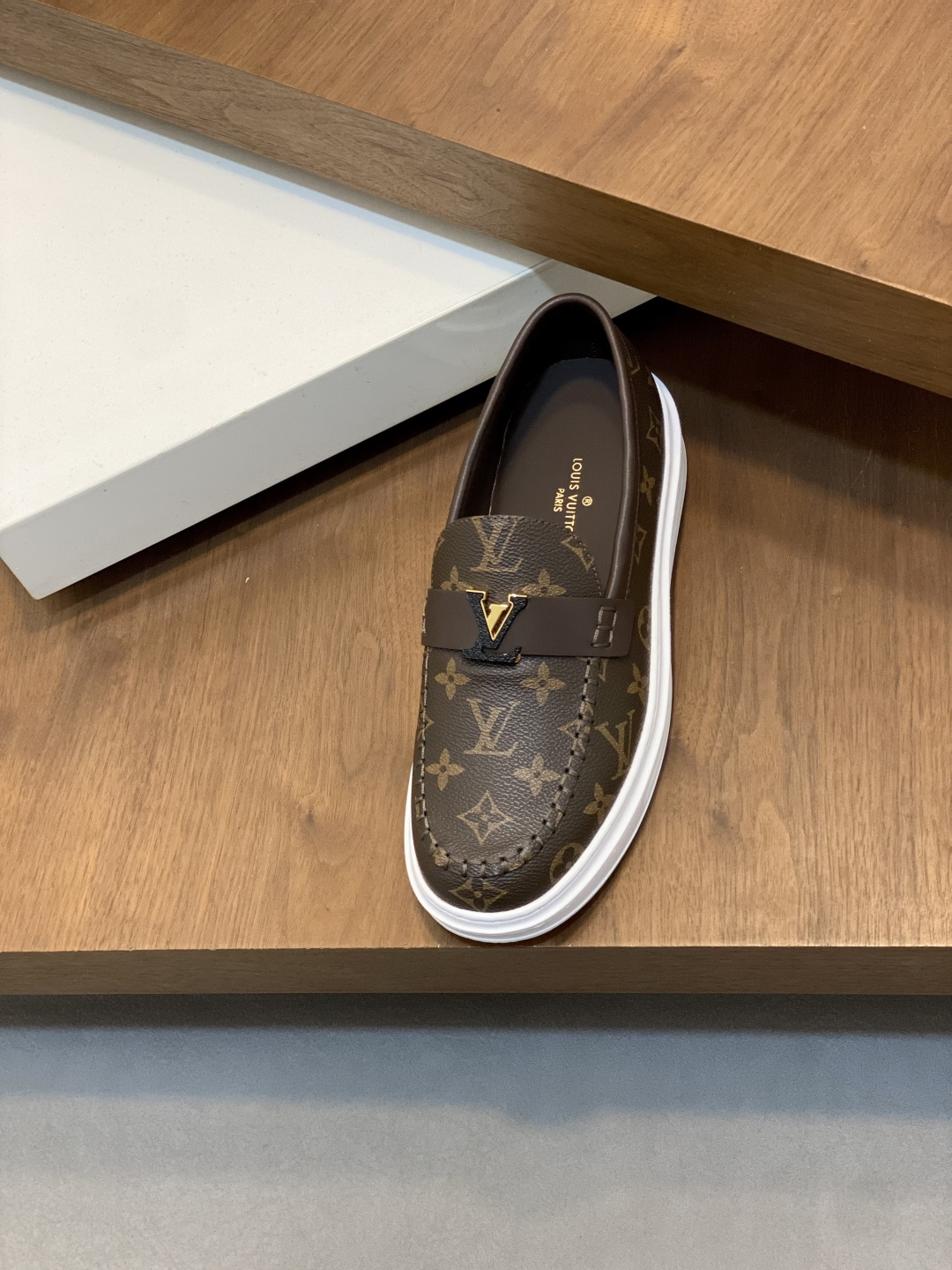 LV shoe