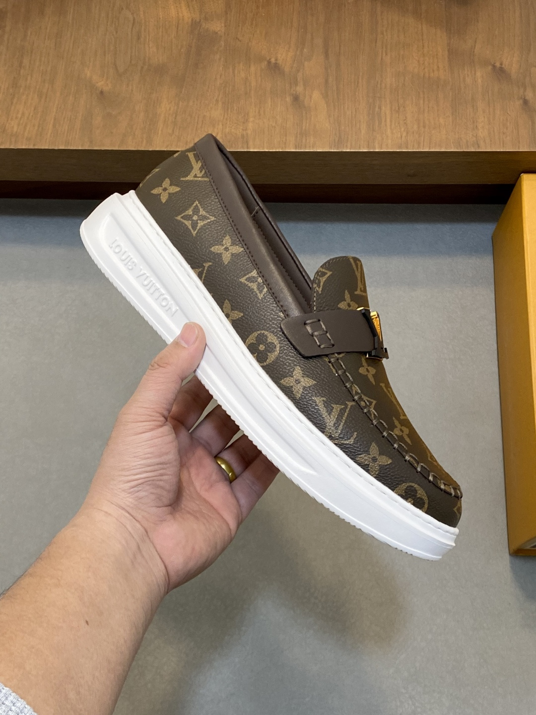 LV shoe