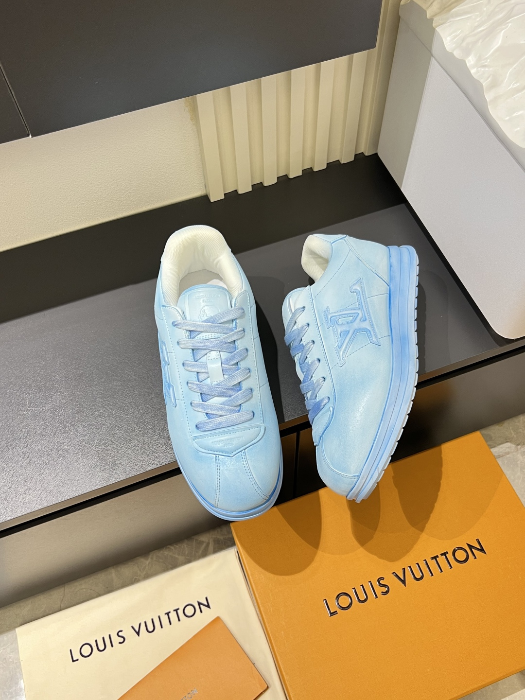 LV shoe