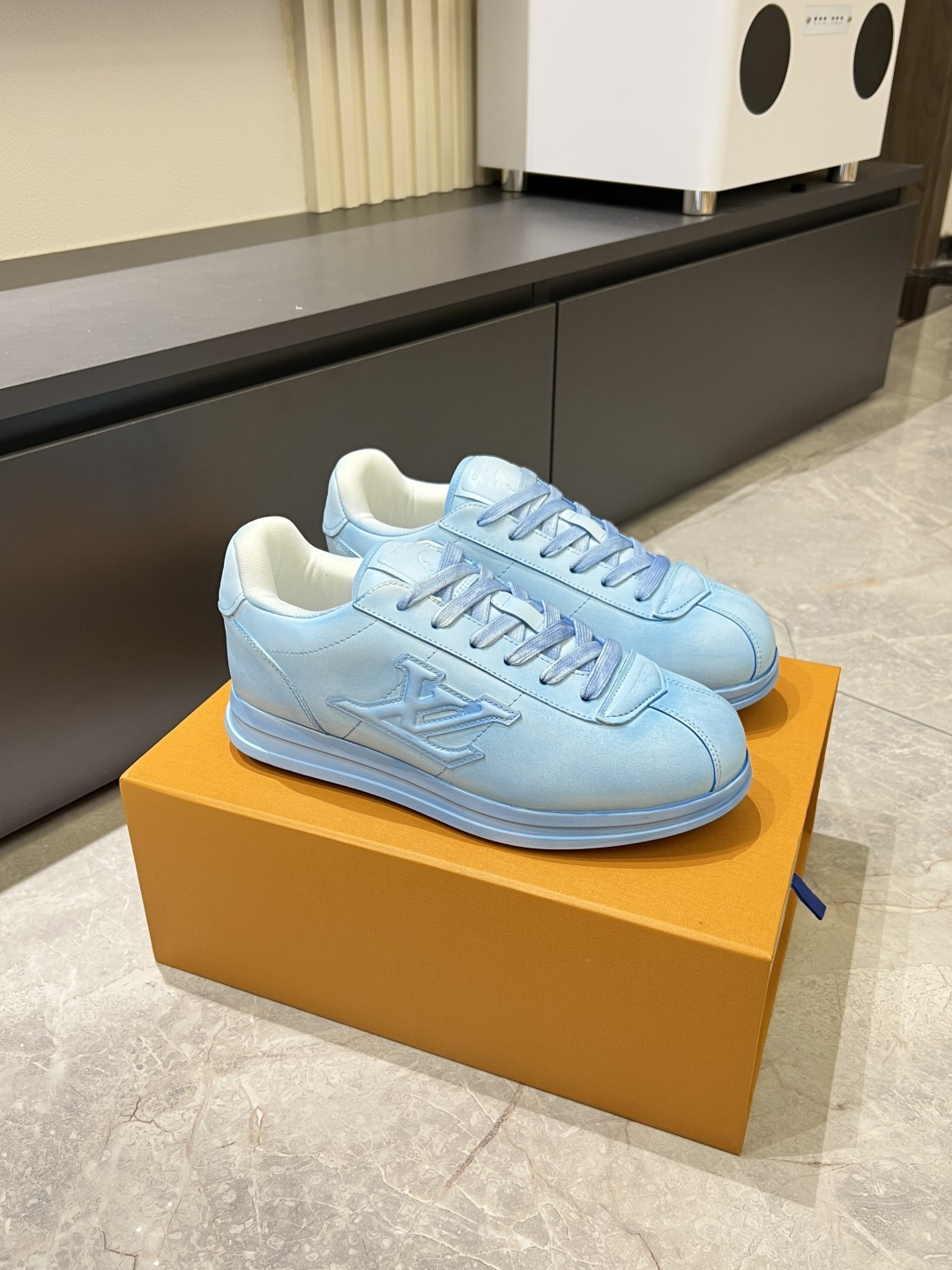 LV shoe