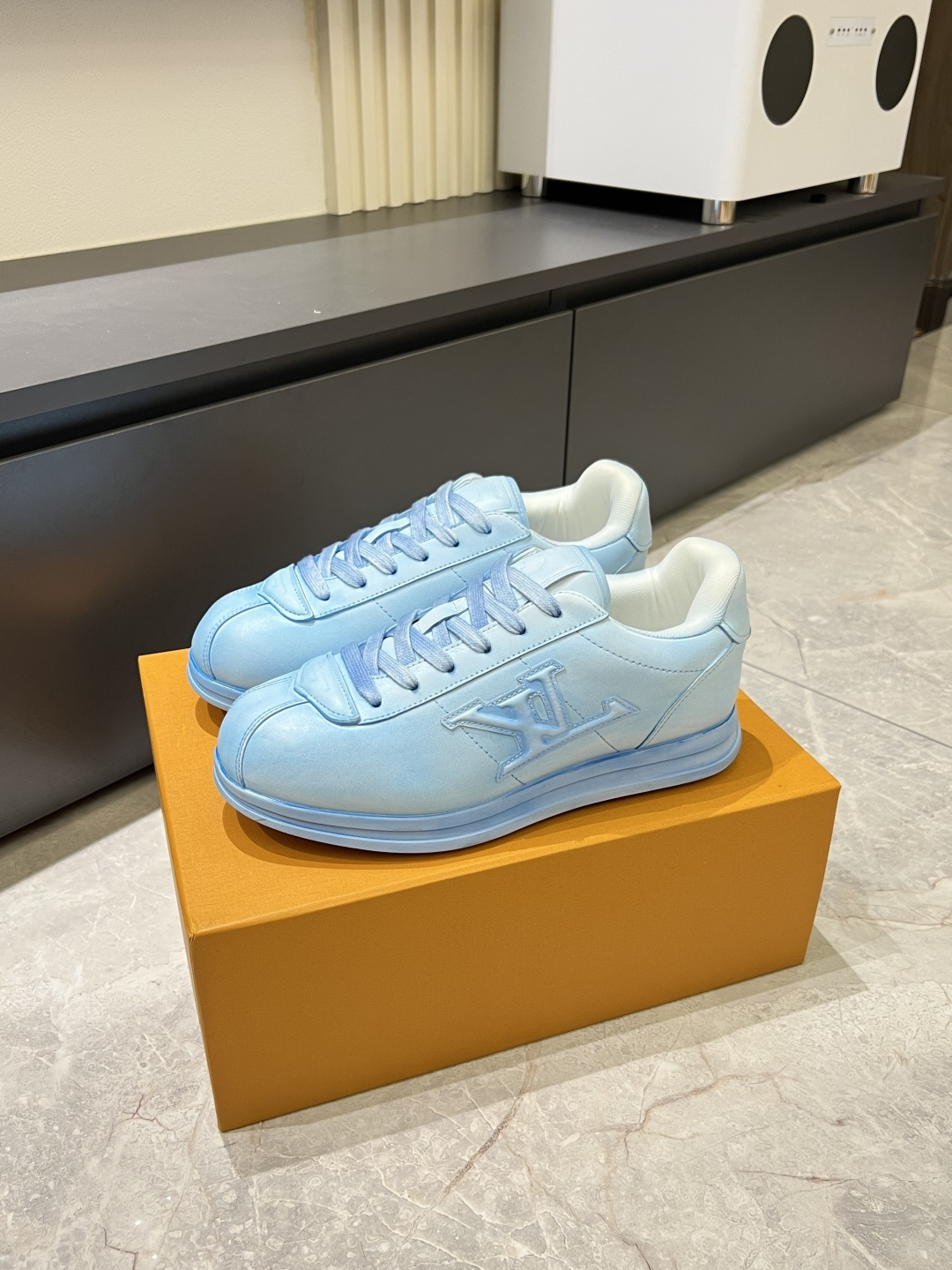 LV shoe