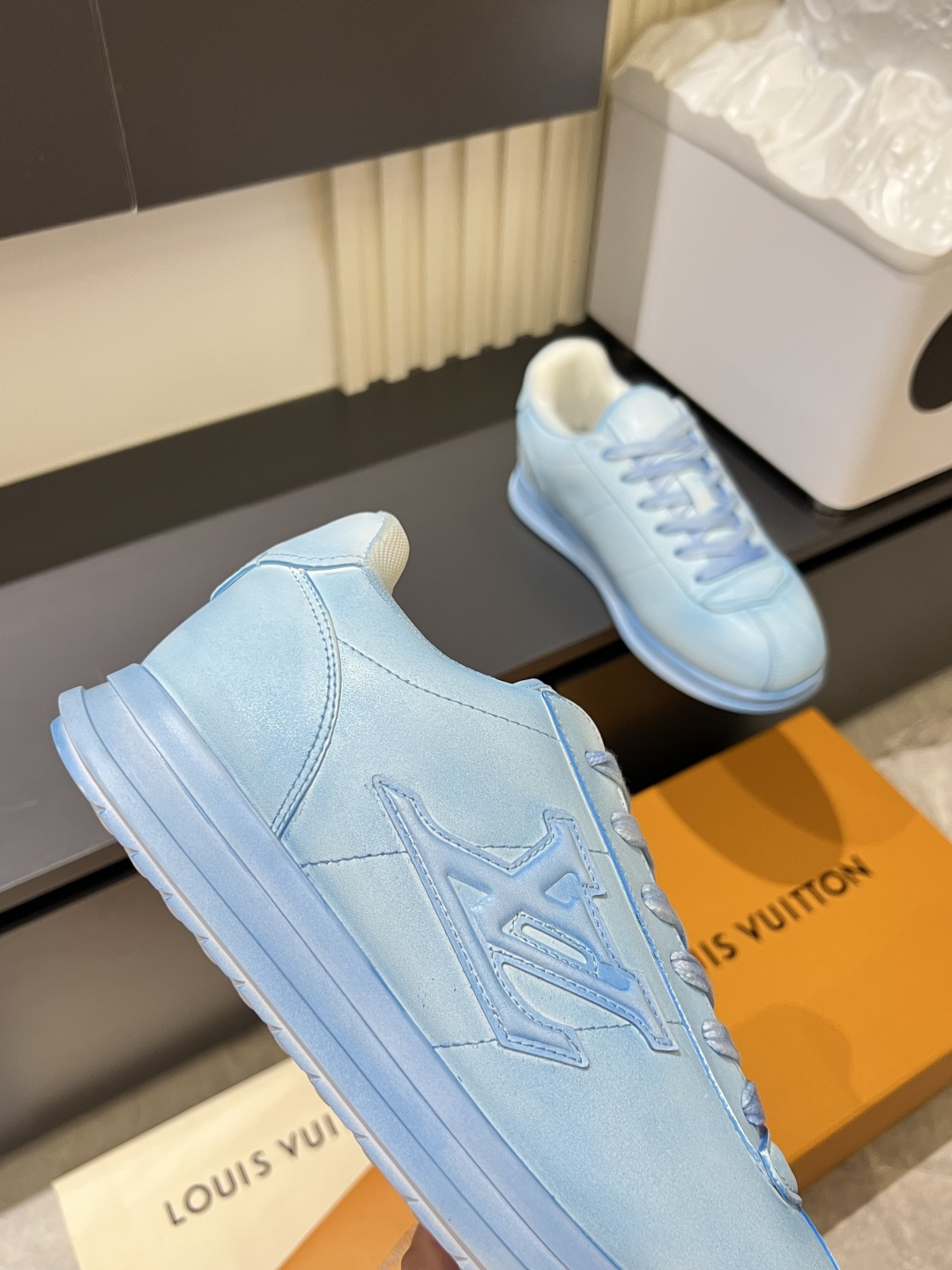 LV shoe