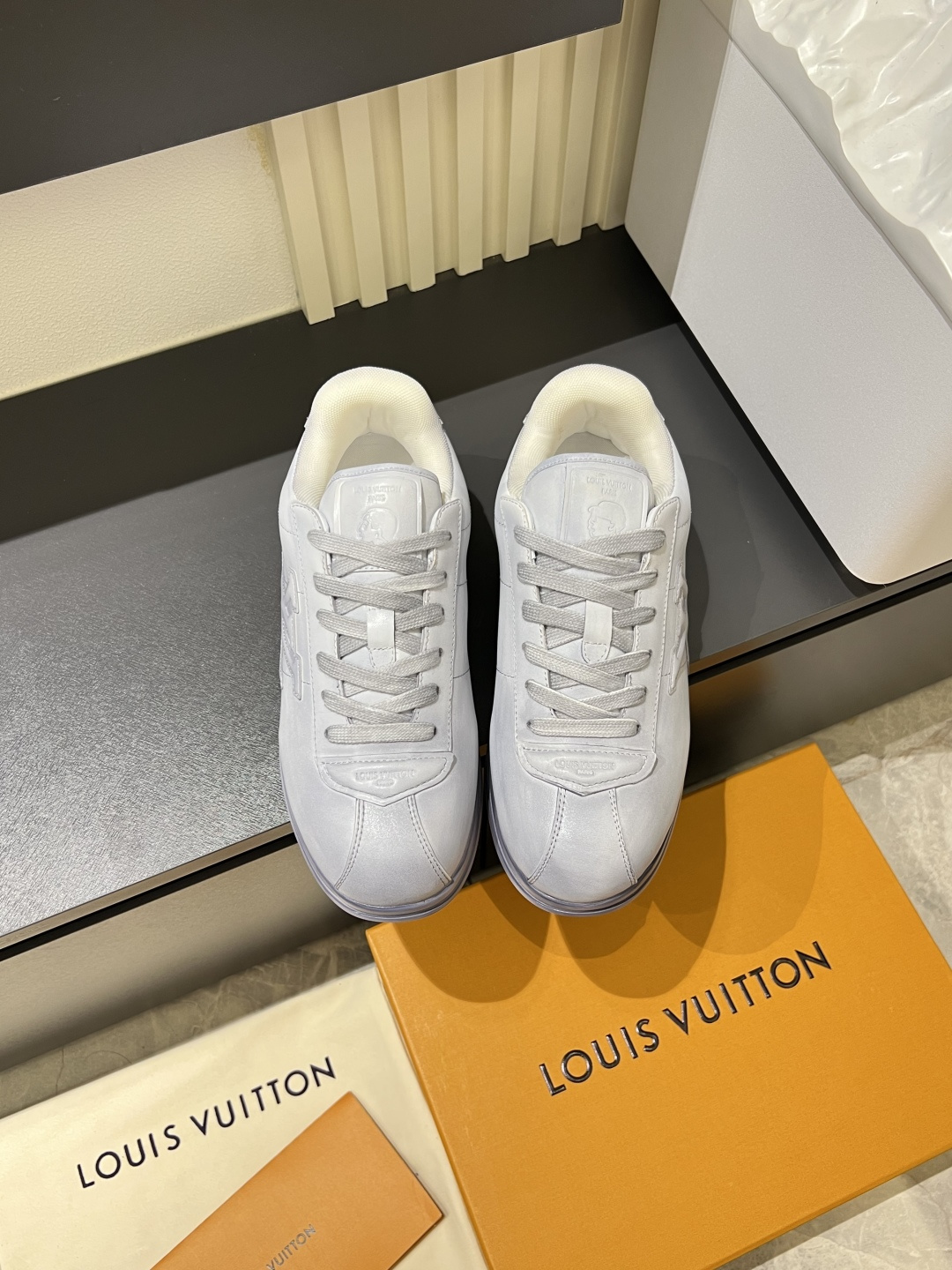 LV shoe