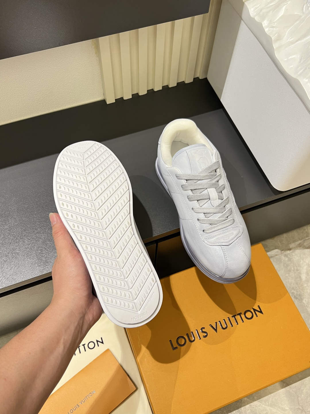 LV shoe