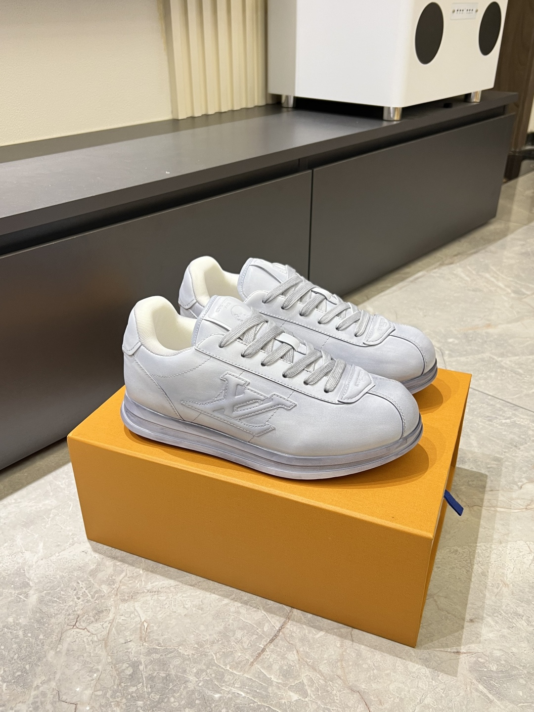 LV shoe