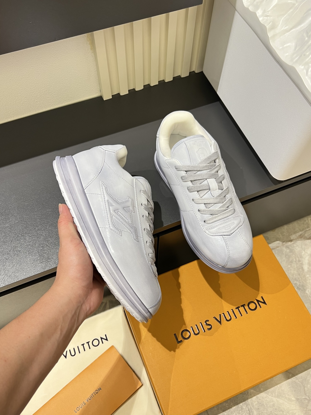 LV shoe