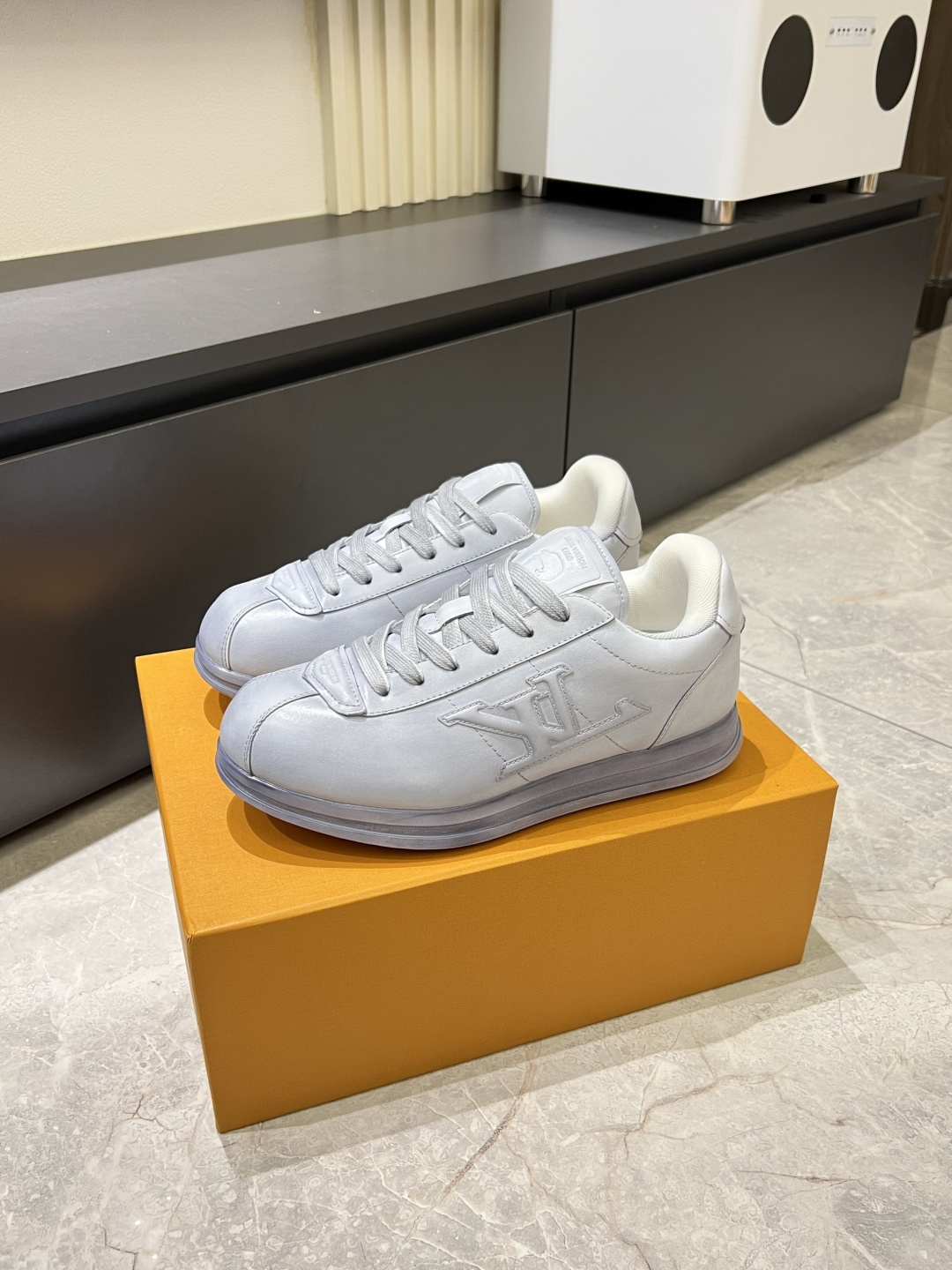 LV shoe