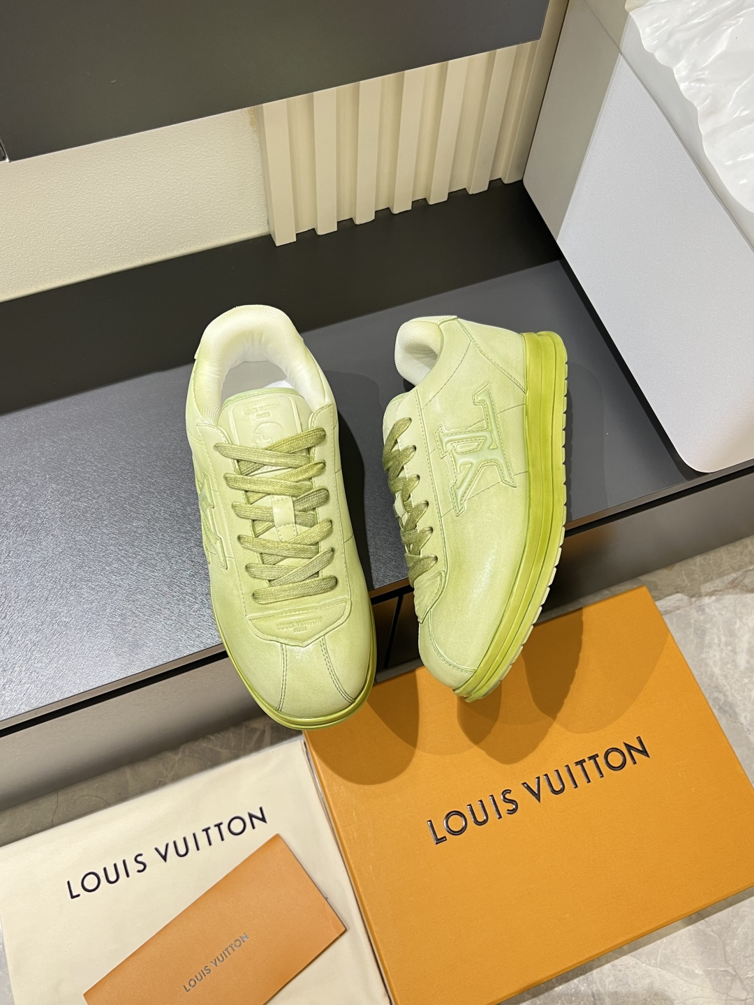 LV shoe