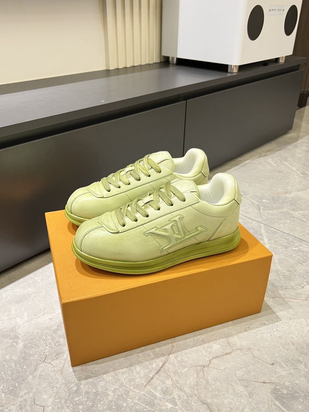 LV shoe