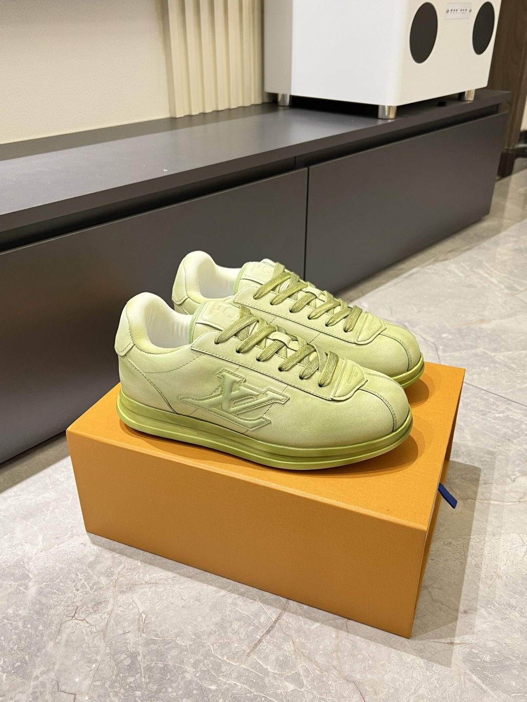 LV shoe
