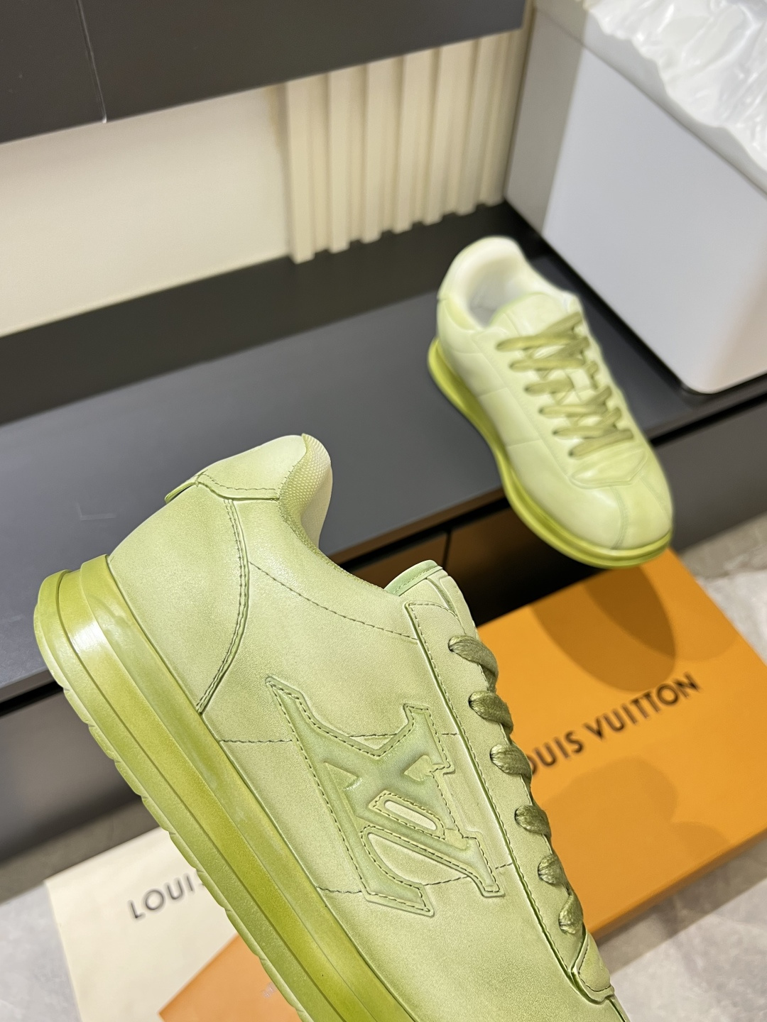LV shoe