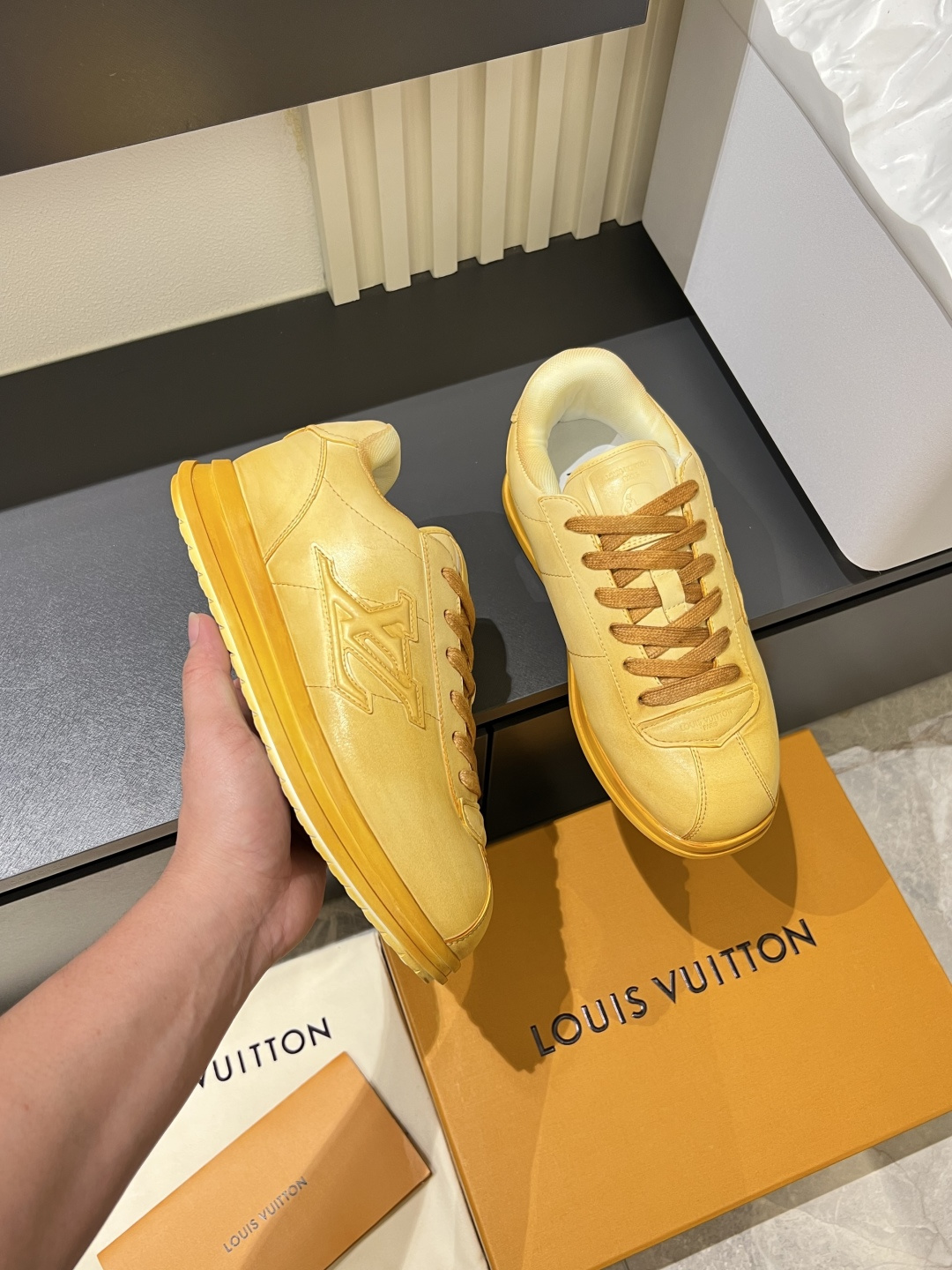 LV shoe