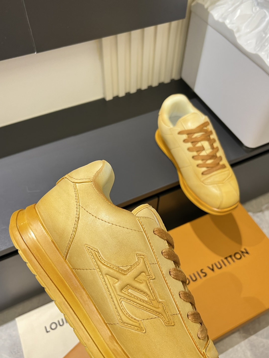 LV shoe
