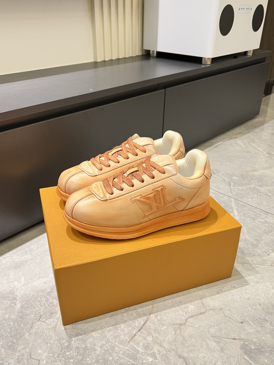 LV shoe