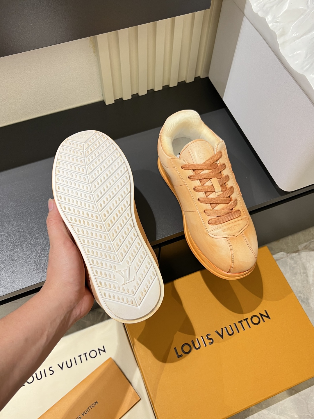 LV shoe