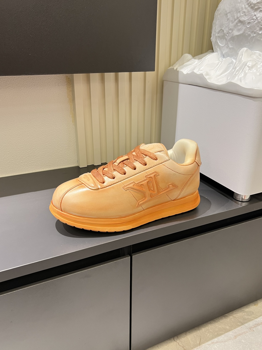 LV shoe