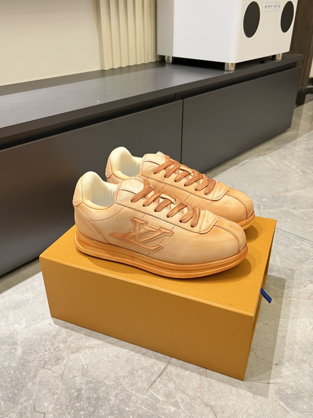 LV shoe