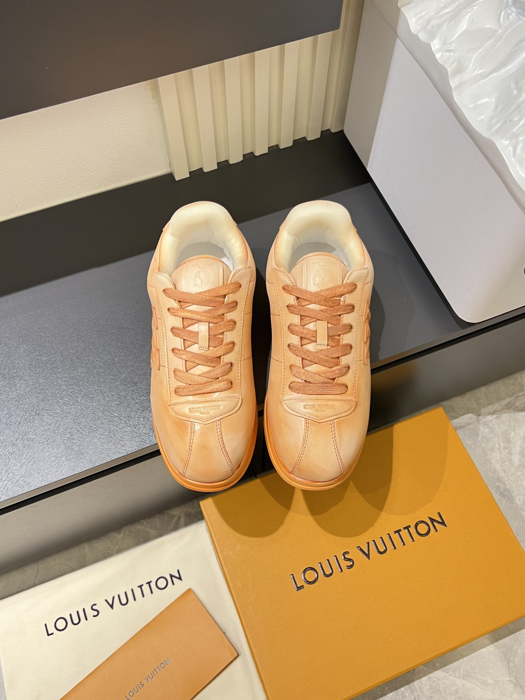 LV shoe