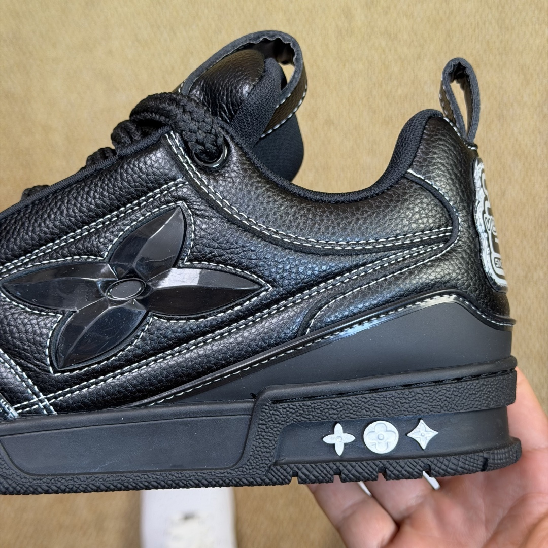 LV shoe