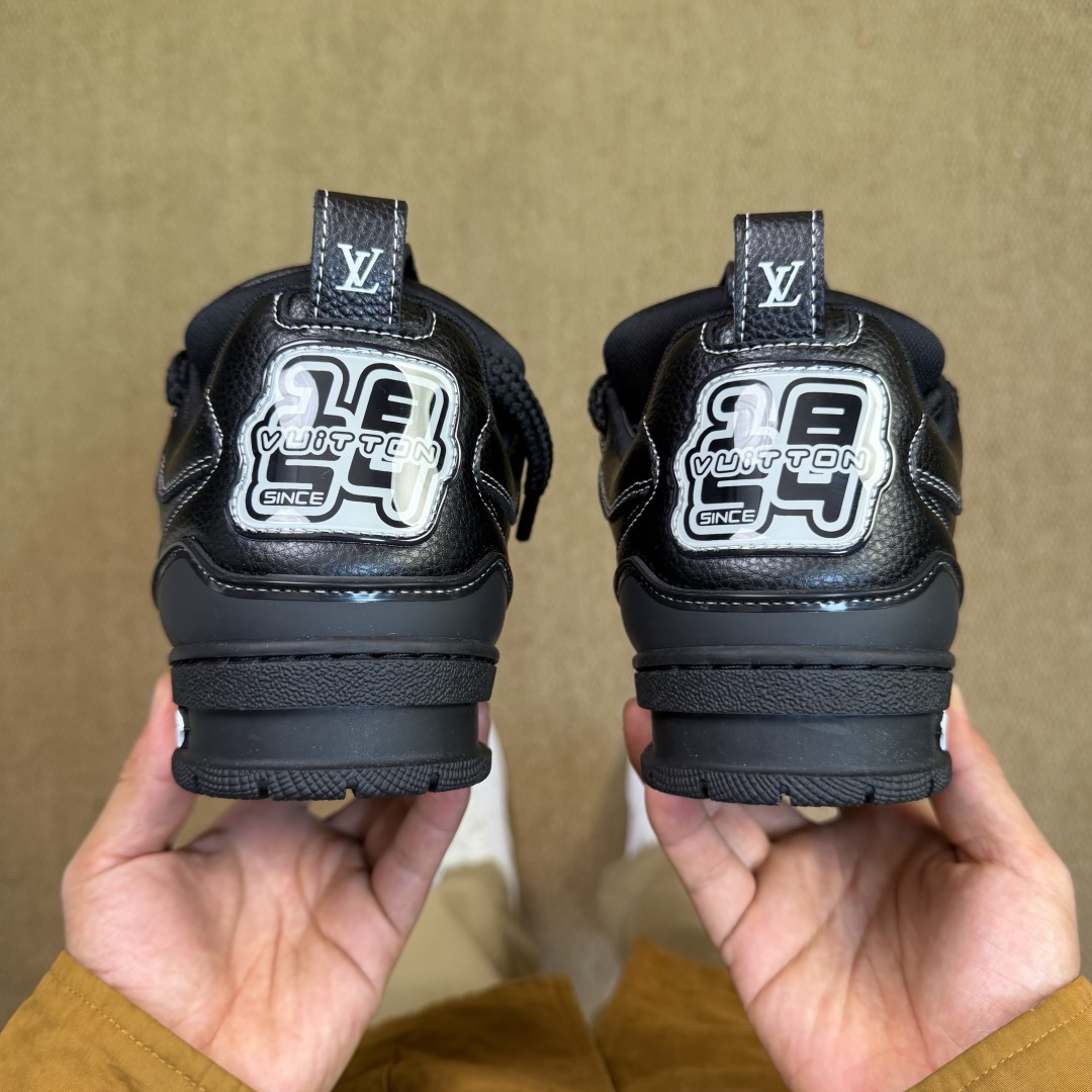 LV shoe