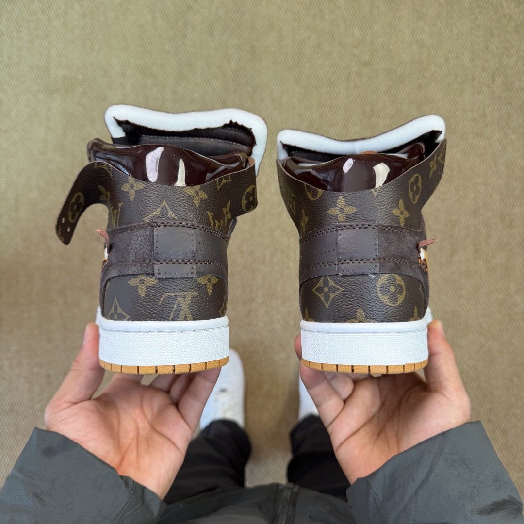 LV shoe