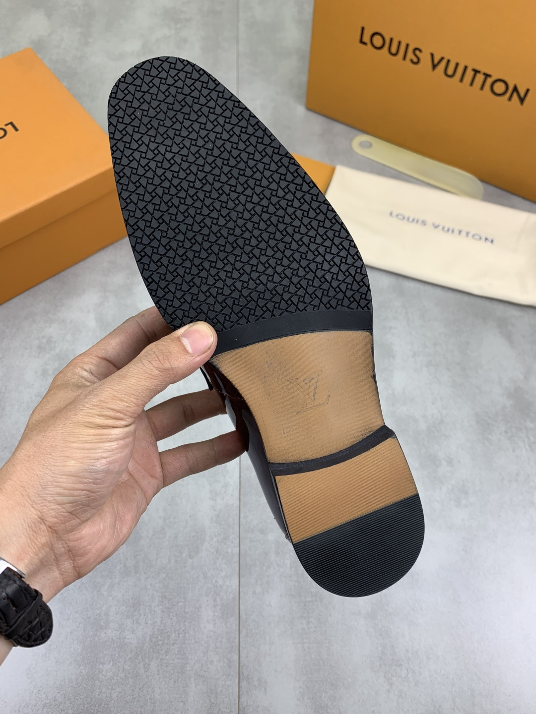 LV shoe