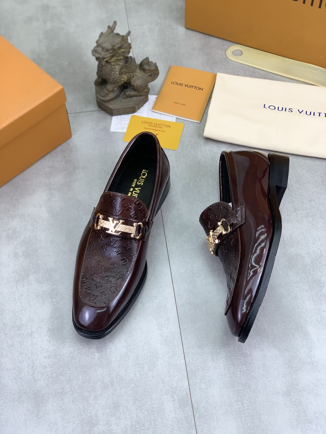LV shoe
