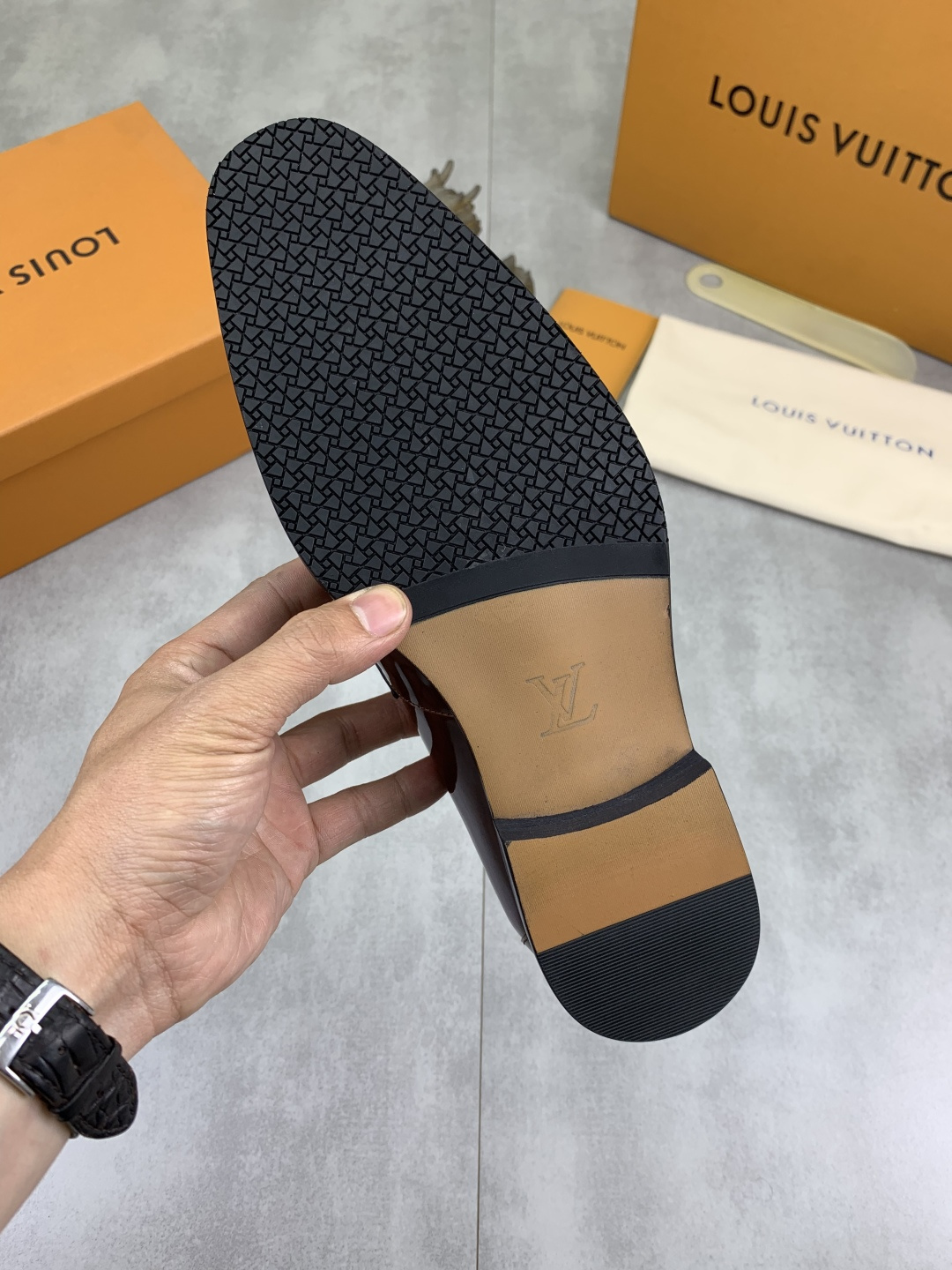LV shoe