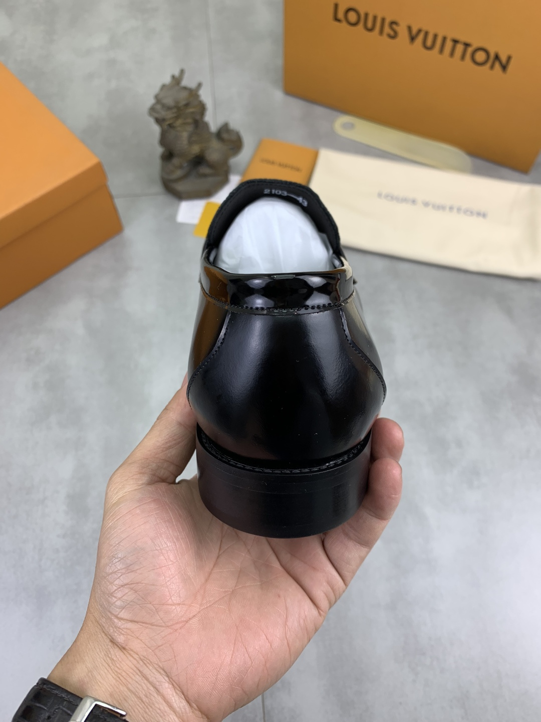 LV shoe